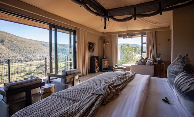 Super Deluxe Tented Suite with views over the reserve, Botlierskop